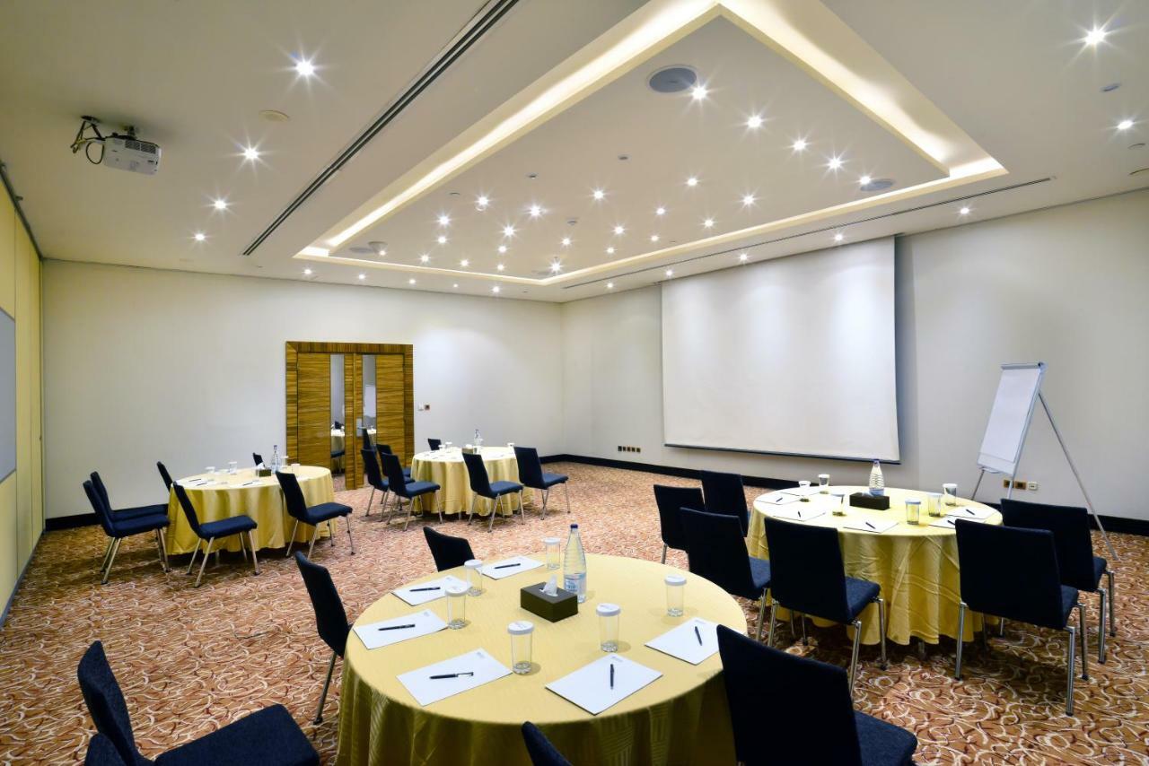 Hilton Garden Inn Riyadh Olaya Extérieur photo