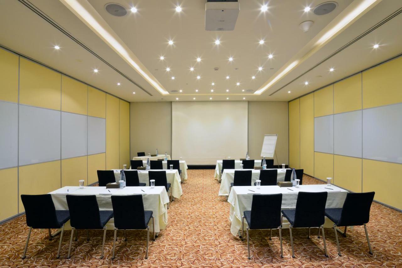 Hilton Garden Inn Riyadh Olaya Extérieur photo