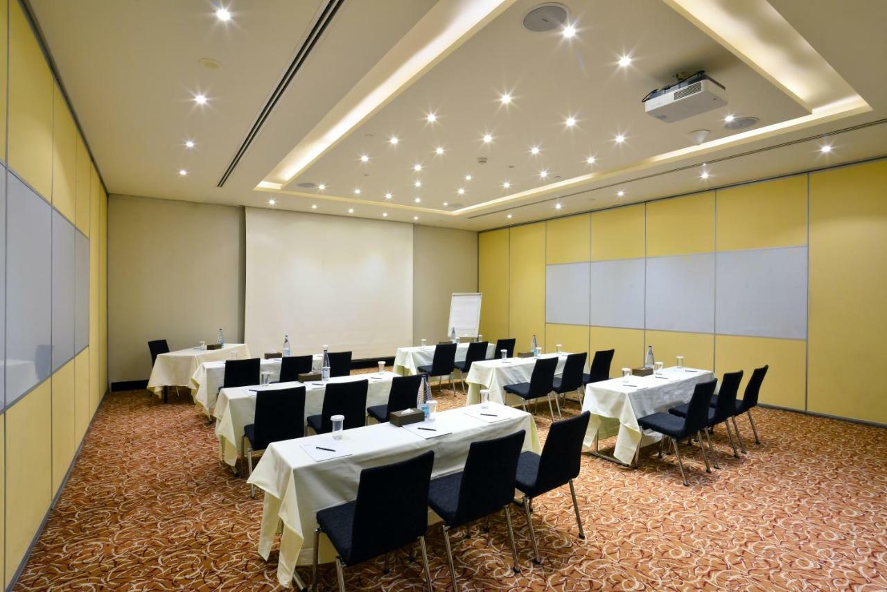 Hilton Garden Inn Riyadh Olaya Extérieur photo