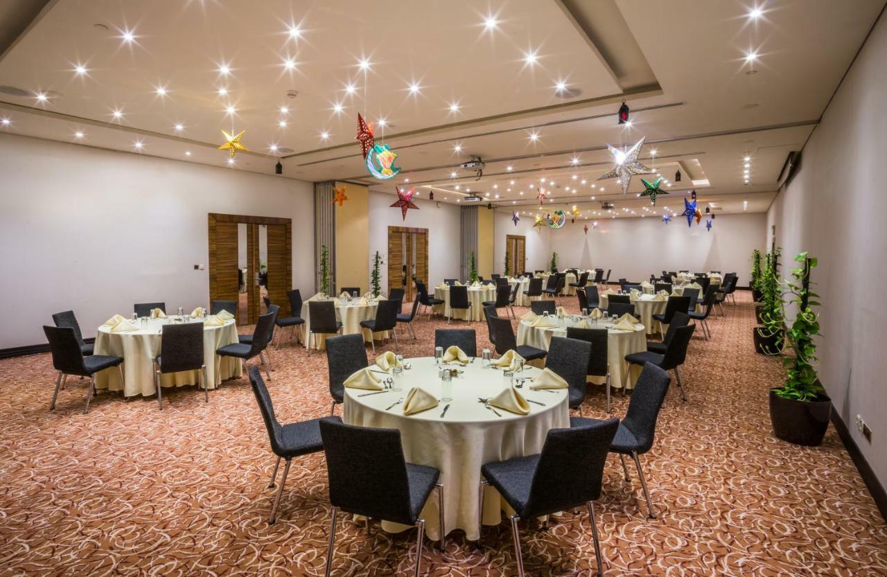 Hilton Garden Inn Riyadh Olaya Extérieur photo